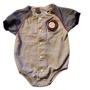 Boys‎ baseball ⚾️ onsie